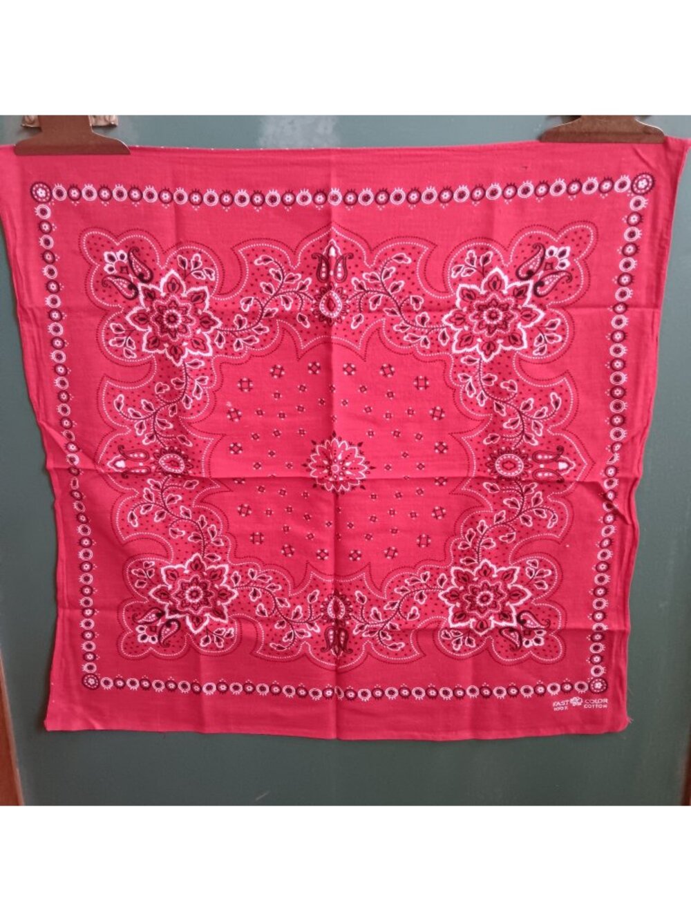 19x18 Trunk Up Vintage Red Paisley Hanky Bandana 100% Cotton Fast Color USA